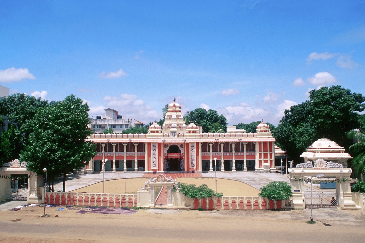 Jabalpur to Amarkantak Taxi: Plan a Stress-Free Baba Baidyanath Darshan